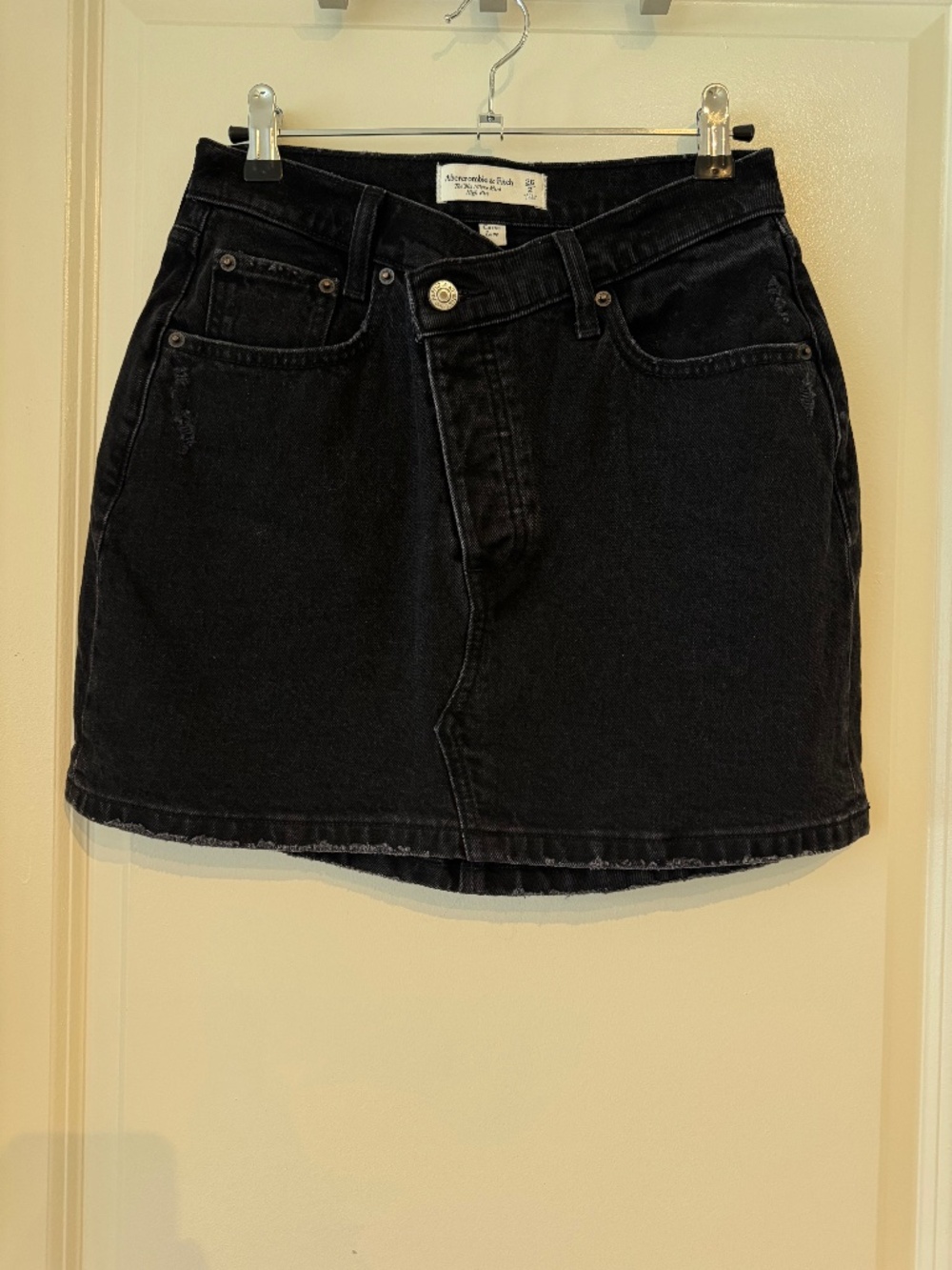 Abercrombie & Fitch Curve Love Black Denim Mini Skirt; Size: 2